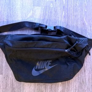 Black nike messenger bag / fanny pack